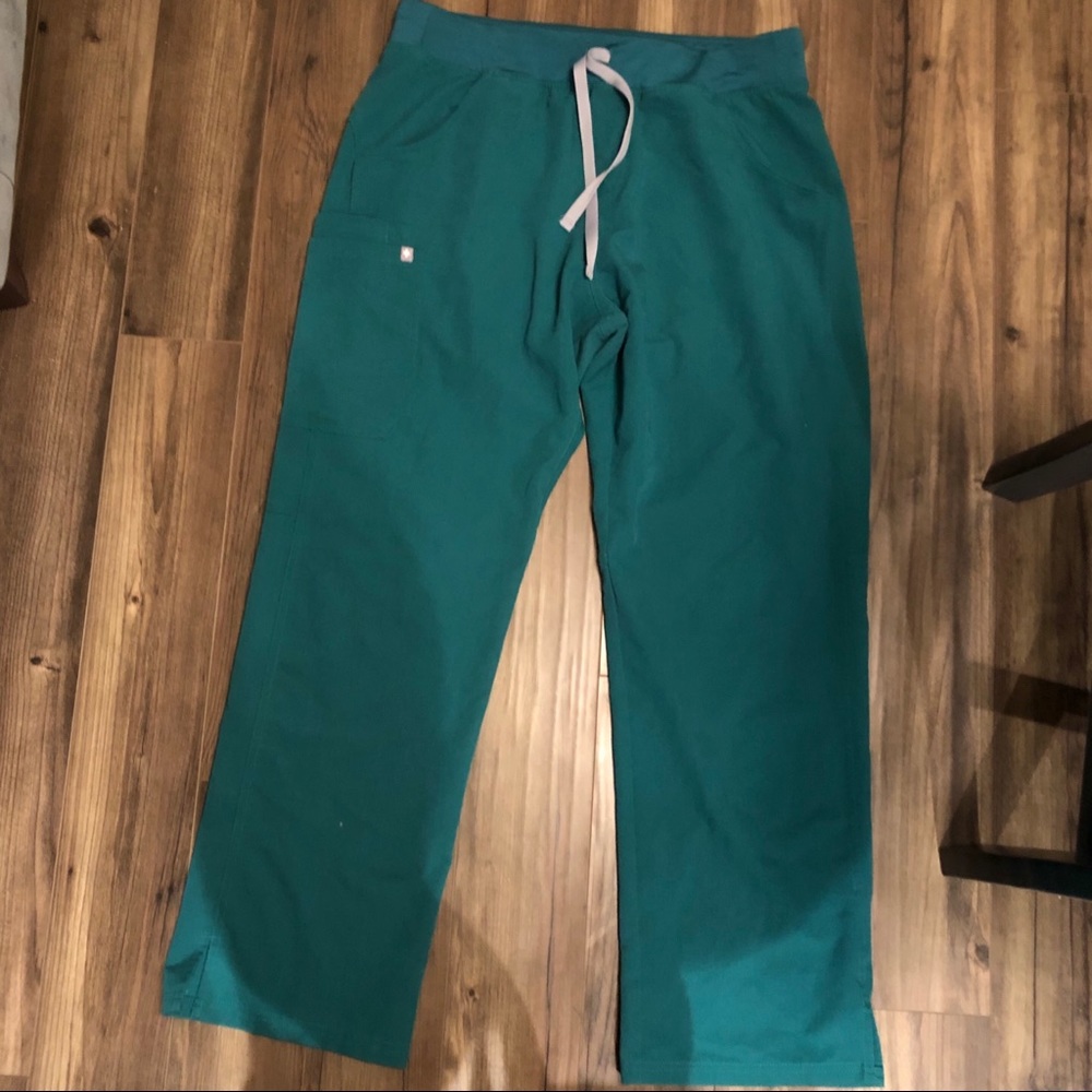 FIGS Kade Scrub Bottoms *Hunter Green*